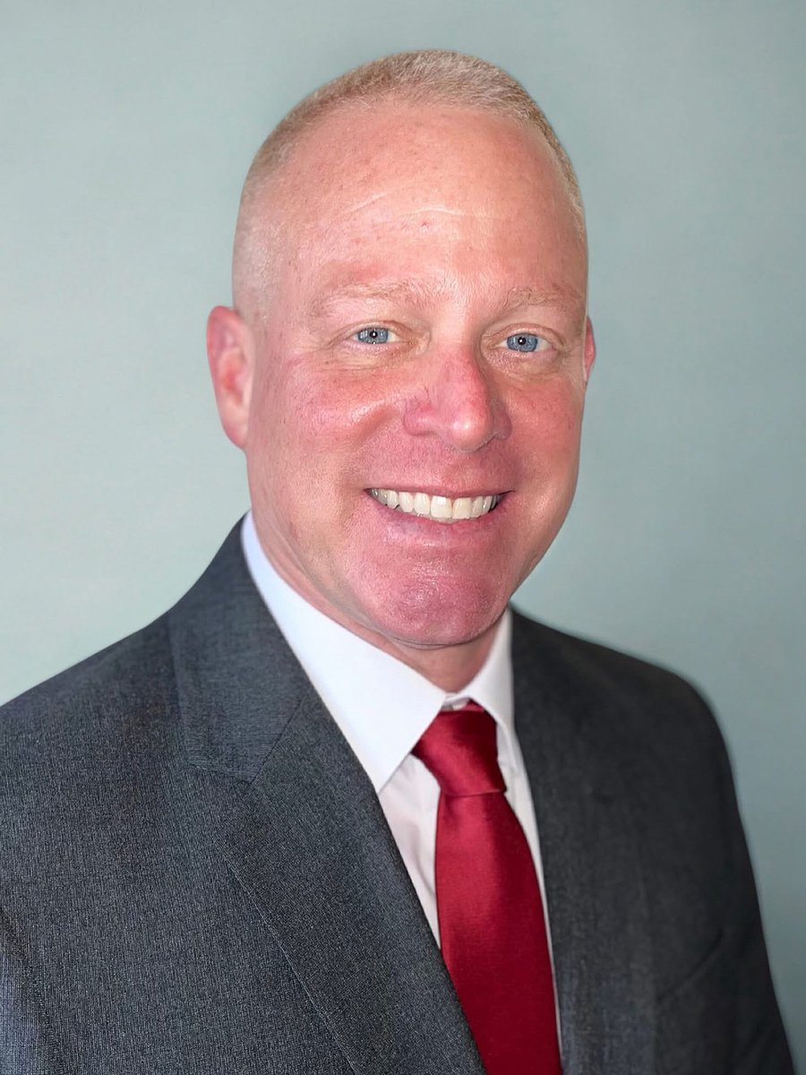 Deep roots in delta soil-now he’s AD, enough said! Love ya Dad! <a href="/CoachDavidMKuhn/">David M Kuhn</a> 

#GoTrojans ❤️🤍⚔️

msdelta.edu/news-room/davi…