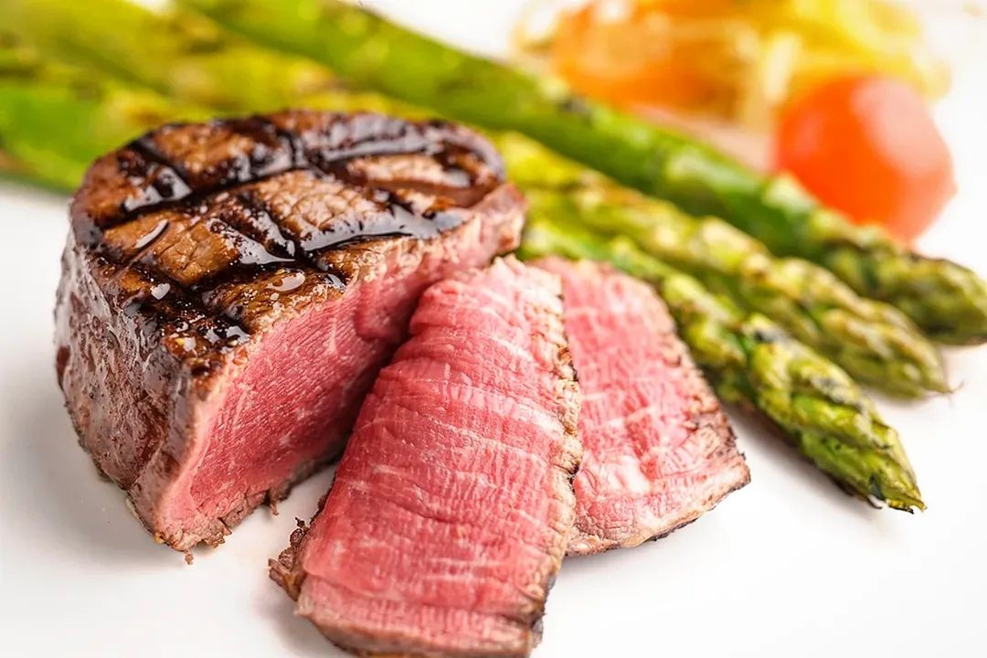 CuveeDestin30A's tweet photo. Center Cut Beef Filet Mignon, meat me @CuveeDestin30A for steakhouse fine dining this summer!  https://t.co/qtkMrFNolt 

#FiletMignon #Steak #Steakhouse #Cuvee30A #30A #RosemaryBeach #PanamaCityBeach #FineDining #Summer https://t.co/cS42fHLV5N