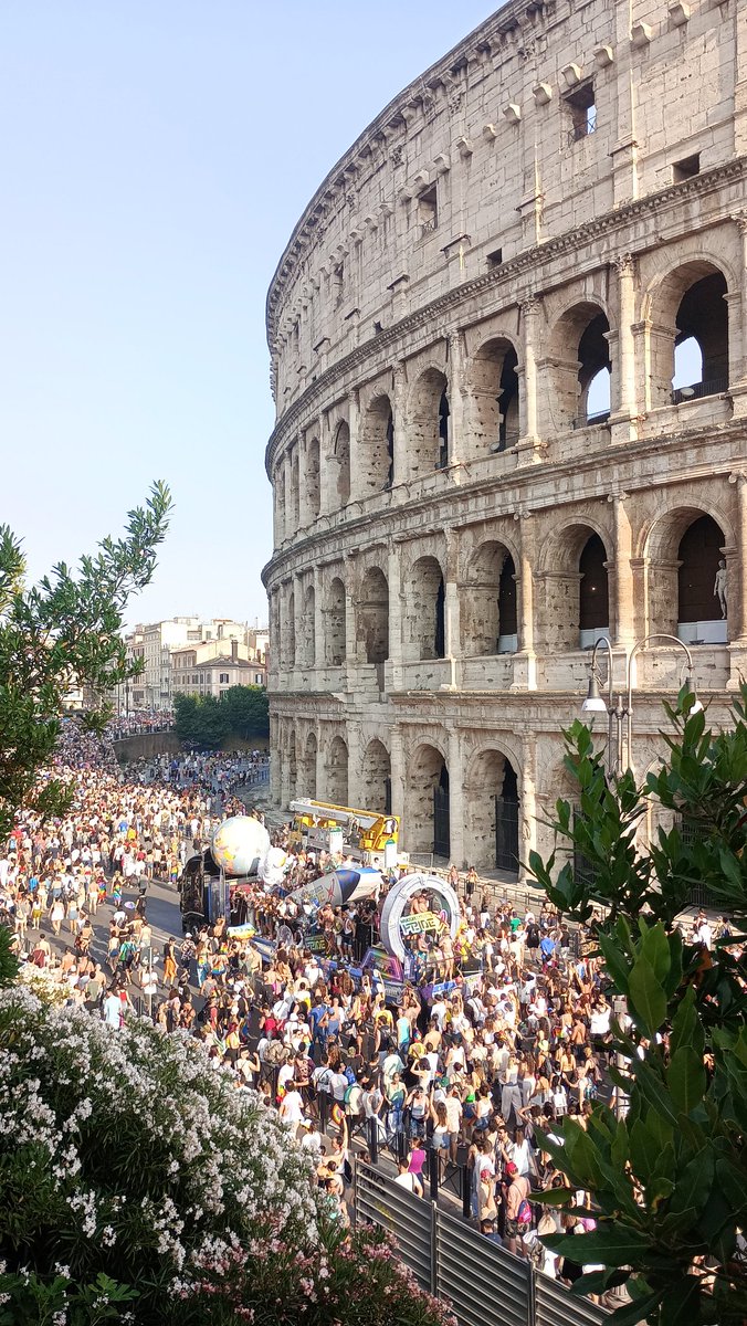 TomderZar's tweet image. Ein paar Eindrücke vom #romapride 🌈 bin ich Euch noch schuldig.