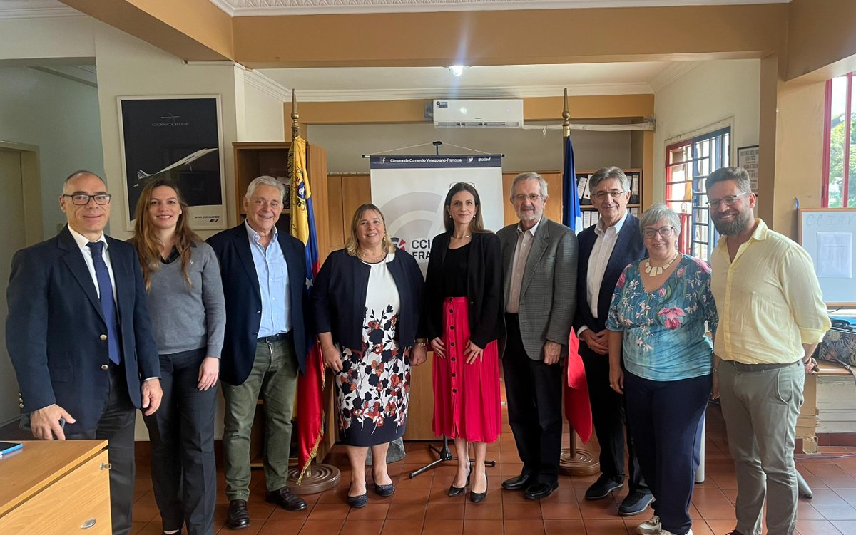 La semana  pasada se llevó a cabo el encuentro de la Jefa de Delegación de la #UEenVenezuela 🇪🇺, María Antonia Calvo Puerta, y su equipo de Comercio y  Cooperación, con la directiva de la Cámara de Comercio, Industria y  Agricultura Venezolano Francesa.