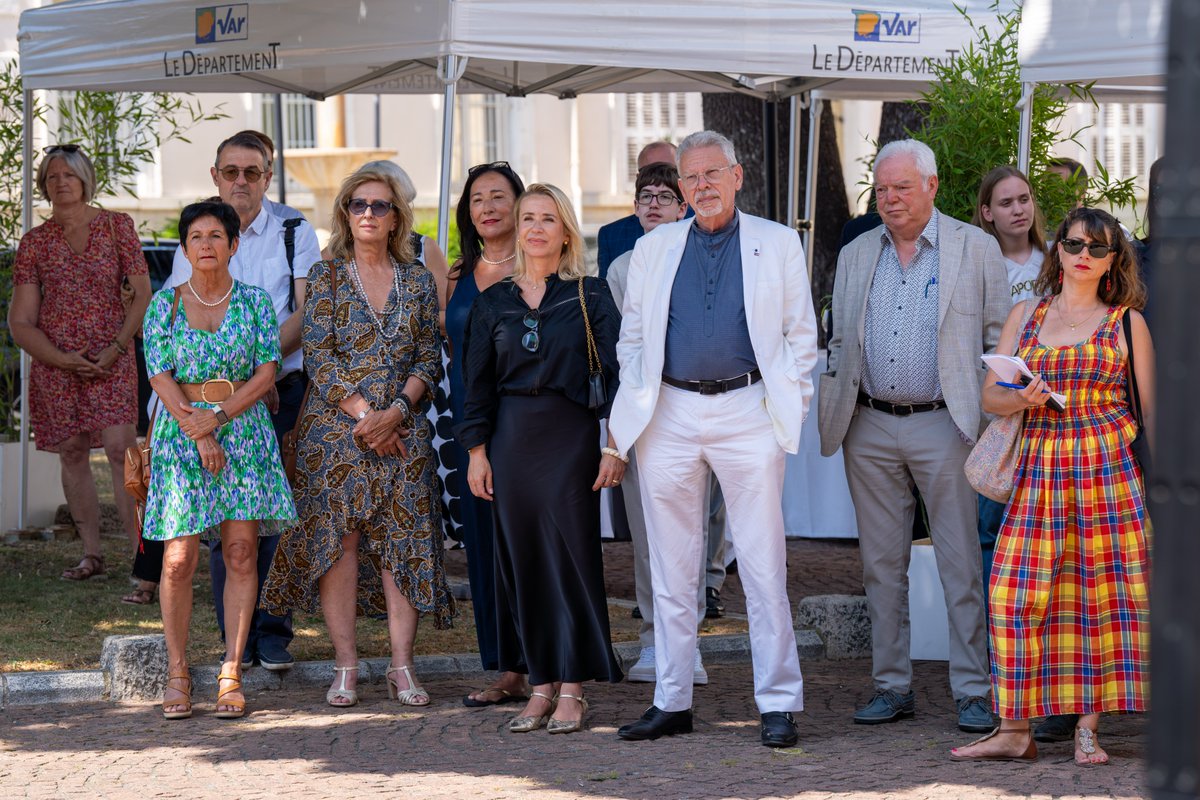Departement_Var's tweet photo. #HDEVar Retour sur le vernissage de l'exposition 👻Fantômes le vend 20 06. @jlmasson83 Pdt du CD83, V.Lenoir en charge de la #culture, élus et personnalités ont découvert des oeuvres et pièces uniques remarquables. Jusqu'au 28 09 à #Draguignan 
 A découvrir https://t.co/hdlRRHTNyg