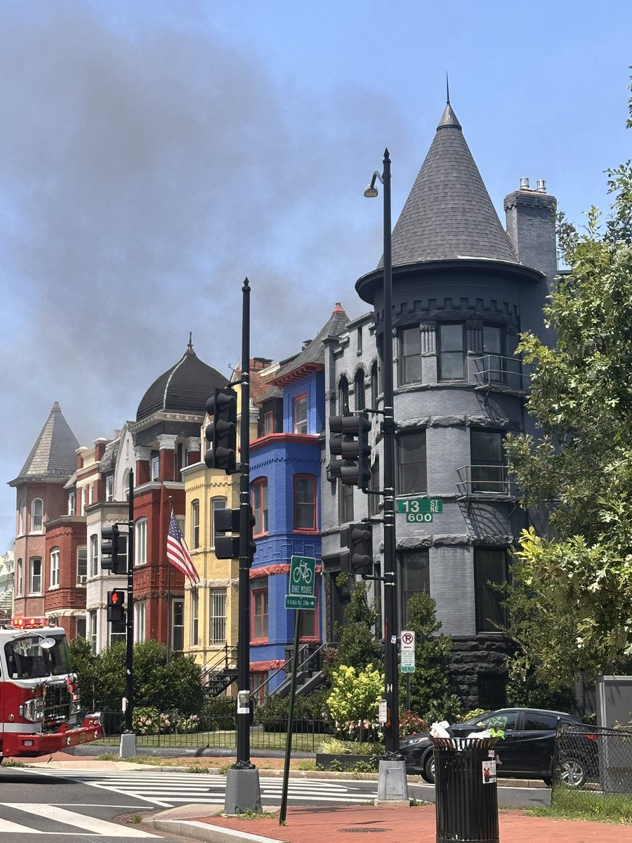 cynthiahst's tweet photo. What looks like a house fire on 13th / G NE. Big response from DC fire.  Maryland Ave blocked. @HillRagDC https://t.co/k7fzrMzLDk