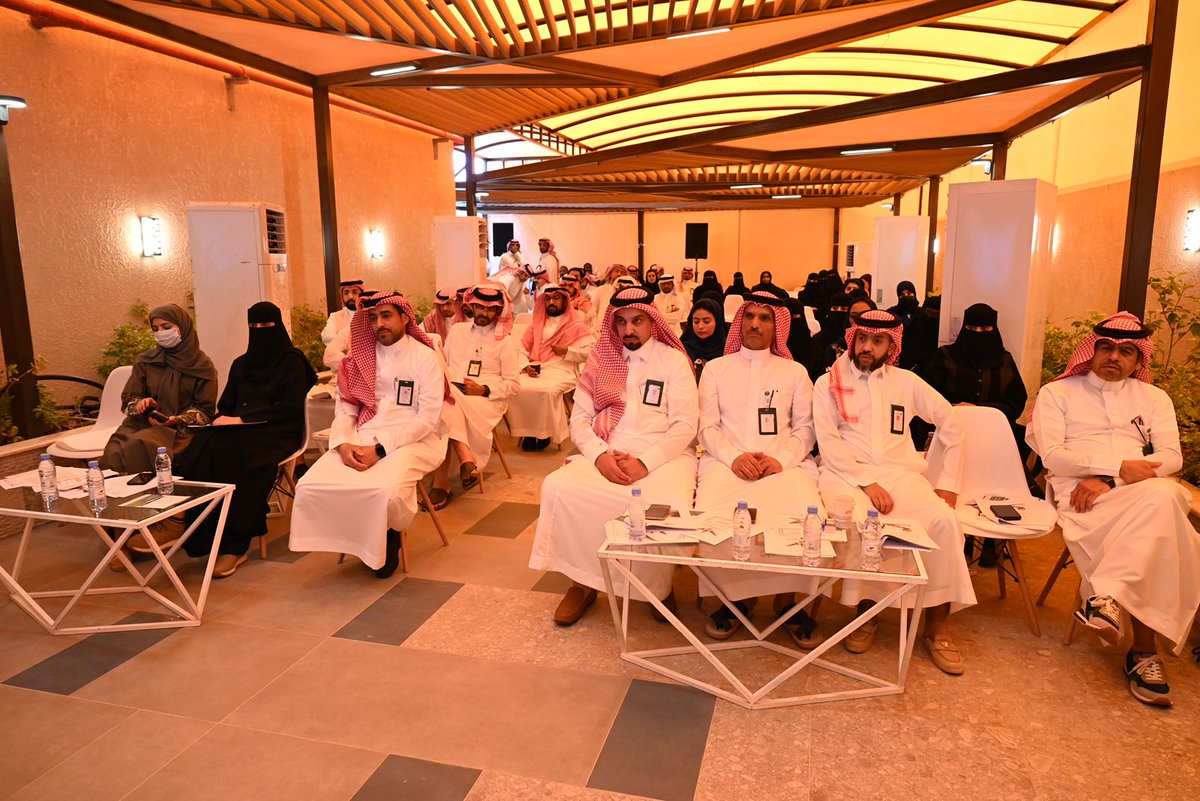 dryanallah's tweet photo. سعدت جدًا بالمشاركة في #ورش_وقاء | والتي نظمها المركز الوطني للوقاية من الآفات النباتية والأمراض الحيوانية ومكافحتها @WeqaaCenter وقد تركزت  ورشة العمل حول التخطيط واستثمار نقاط القوة وترتيب الأولويات وبناء التوازن بين جوانب الحياة المختلفة.
وسرني جدًا ما لمسته من حسن التنظيم وروح الفريق والرغبة في التعلم والحرص على تلبية احتياجات الموظفين وتهيئة بيئة العمل بما يساهم في تحقيق المستهدفات.