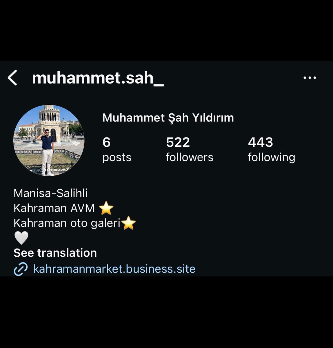 Manisa’da bakkal ve galerici’de çalışan Muhammet Şah Yıldırım. +