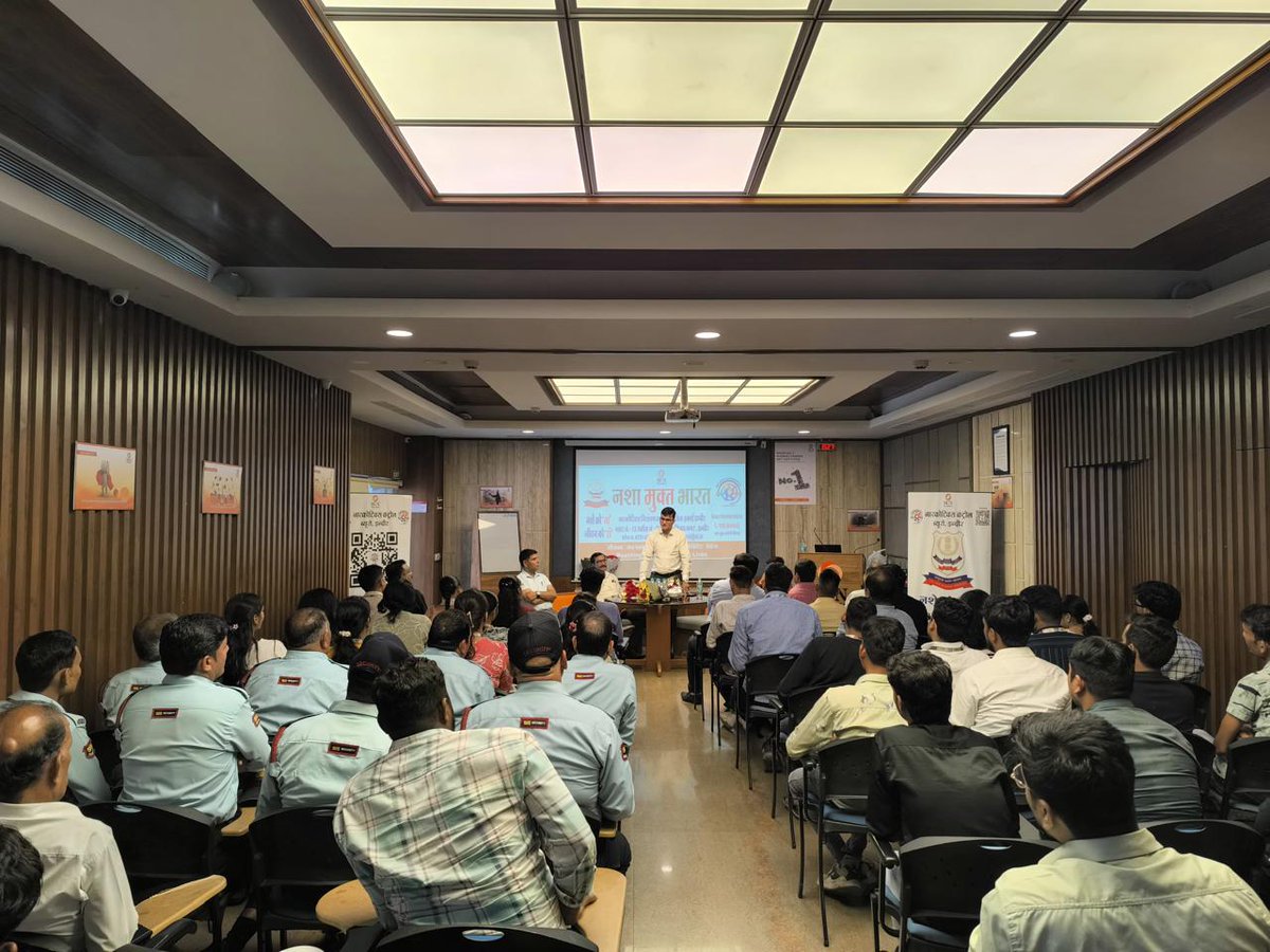 Ncb, Indore (@indorencb) on Twitter photo नशा मुक्त भारत पखवाड़ा
#DrugFreeBharat 🇮🇳
#NCB Indore Zonal Unit
🌟Awareness programme for Pharma officials at Dewas, MP
🌟MANAS-1933 Helpline Promoted
🌟 E-pledge taken
<a href="/dg_ncb/">Director General NCB</a>
<a href="/PIBHomeAffairs/">PIB - Ministry of Home Affairs</a> <a href="/narcoticsbureau/">NCB INDIA</a>
<a href="/MPPoliceDeptt/">Madhya Pradesh Police</a> नशा मुक्त भारत पखवाड़ा
#DrugFreeBharat 🇮🇳
#NCB Indore Zonal Unit
🌟Awareness programme for Pharma officials at Dewas, MP
🌟MANAS-1933 Helpline Promoted
🌟 E-pledge taken
<a href="/dg_ncb/">Director General NCB</a>
<a href="/PIBHomeAffairs/">PIB - Ministry of Home Affairs</a> <a href="/narcoticsbureau/">NCB INDIA</a>
<a href="/MPPoliceDeptt/">Madhya Pradesh Police</a>