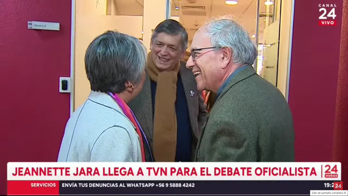 LautaroCarmona's tweet photo. 📌 Ayer acompañé a nuestra candidata @jeannette_jara en el último debate de la primaria presidencial de cara a las elección del 29 de junio. Junto a compañeras/os del @PCdeChile @AHumanistaCL e independientes respaldando e invitando a tod@s a votar por #JeannetteJaraPresidenta https://t.co/3HriheuCRn