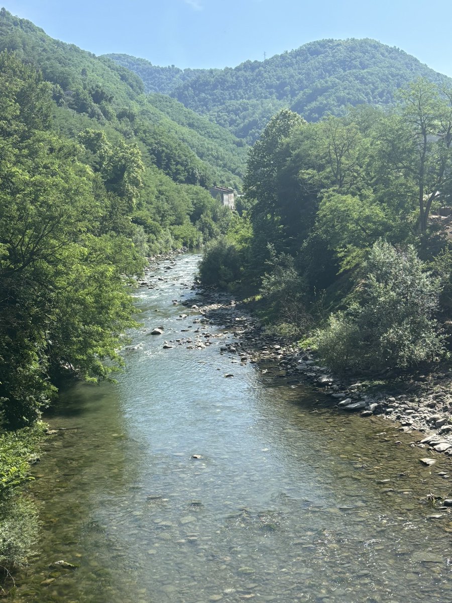 AULaw24's tweet image. When we are in Italy we always spend the first two weeks just driving around like tourists and having dinner with friends, before settling in.
Today we went to Bagni di Lucca. It’s the most “un Tuscan” part of Tuscany.
The area is pretty high up near the Apuan alps.…