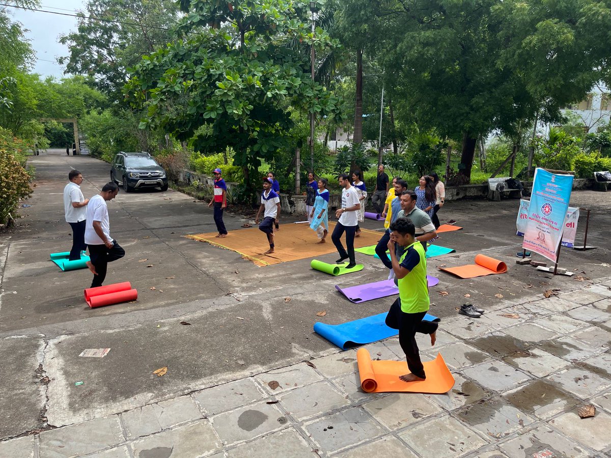 GSCValod's tweet photo. Namaste ! 🙏Government Science College, Valod celebrated #InternationalYogaDay2025 with incredible enthusiasm! Photos capture the spirit of "Yoga for One Earth, One Health" on our campus. Check out the mindful moments! 📸 #YogaDay2025 #IDY2025 #gscvalod https://t.co/ZoFUp5Wk1u