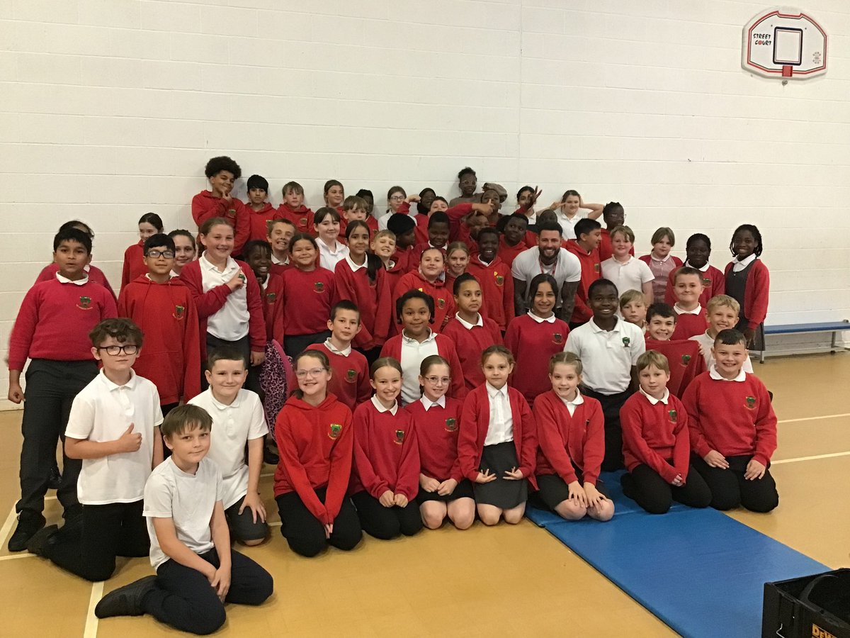 Working with local children and staff today from Roebuck primary  &amp; Ashton primary school ⭐️ The level of maturity from these children was outstanding &amp; we can’t wait to see you all again soon ! 🚫🔪