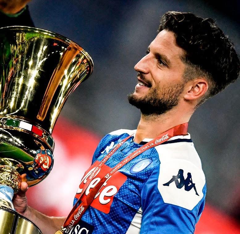 Fanaticos_FC_'s tweet photo. ¡GRACIAS POR TODO LEYENDA! 👏🇧🇪

Dries Mertens anunció su retiro del futbol después de 20 años de carrera 

Maximo goleador de la historia del Napoli https://t.co/8u4IQDvcDf