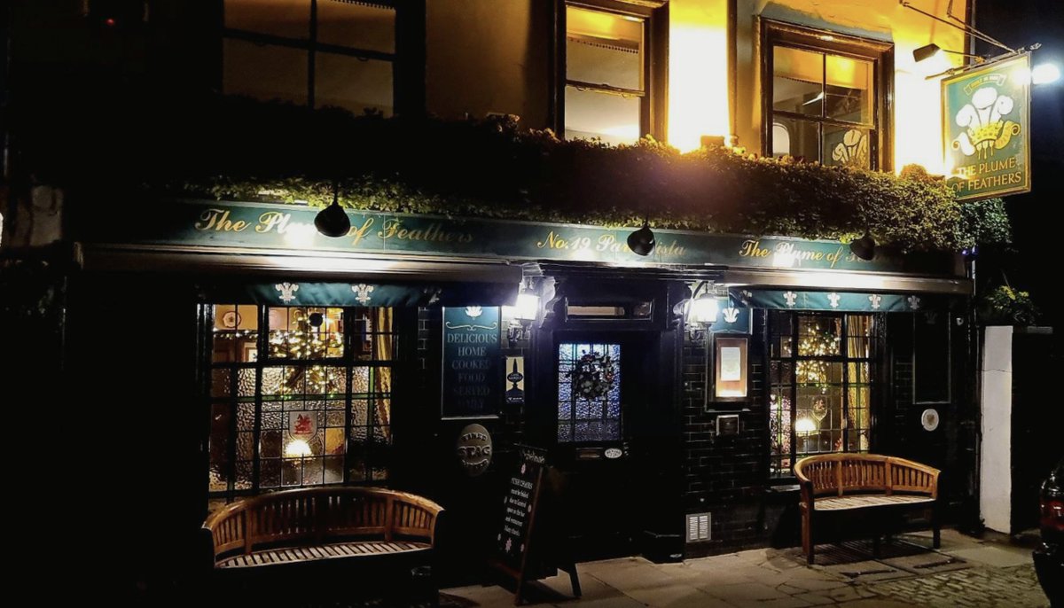 _CraftBeerMan's tweet photo. @plumegreenwich featuring our Bobbin' Along best bitter!

And it's going well.

Visit Greenwich's oldest pub (est 1691) overlooking the park, order a pint of #CraftBeer &amp; soak up the atmosphere! #quintessentiallyBritish

Our pale ale, Garden of England is coming soon!

#CraftBeer https://t.co/rvmHny6UcC