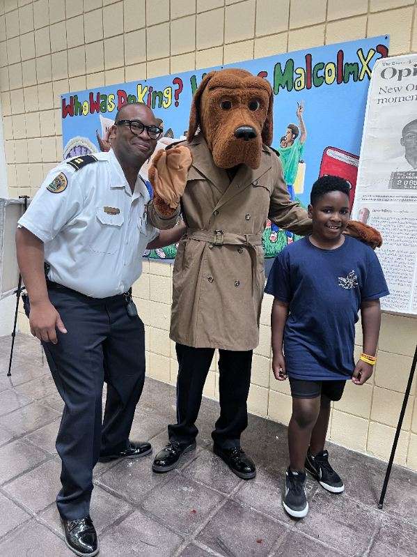 NOPDNews's tweet image. Paws-itively awesome community vibes this weekend at Pontchartrain Park! 🐾 McGruff the Crime Dog joined the NOPD Community Engagement team and the Office of Violence Prevention for a fun-filled Family Fun Day! F
#TakeABiteOutOfCrime #NOPDCommunityEngagement #ViolencePrevention