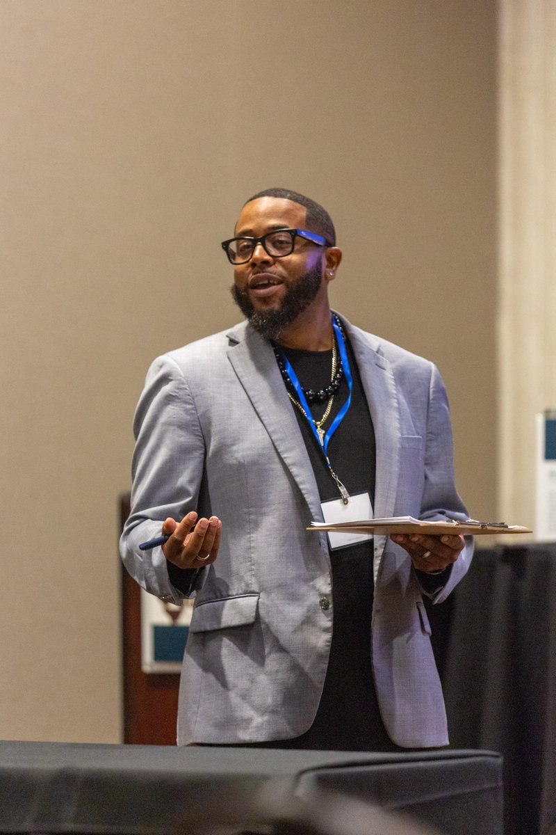ilprincipals's tweet photo. Shaunwell Posley is leading a powerful conversation on building inclusive classrooms. From recognizing bias to creating safe, welcoming spaces, this session at the 2025 I-Grow Summit is packed with practical strategies and fresh perspectives. #ILGrowSummit https://t.co/cy2RCRshq0