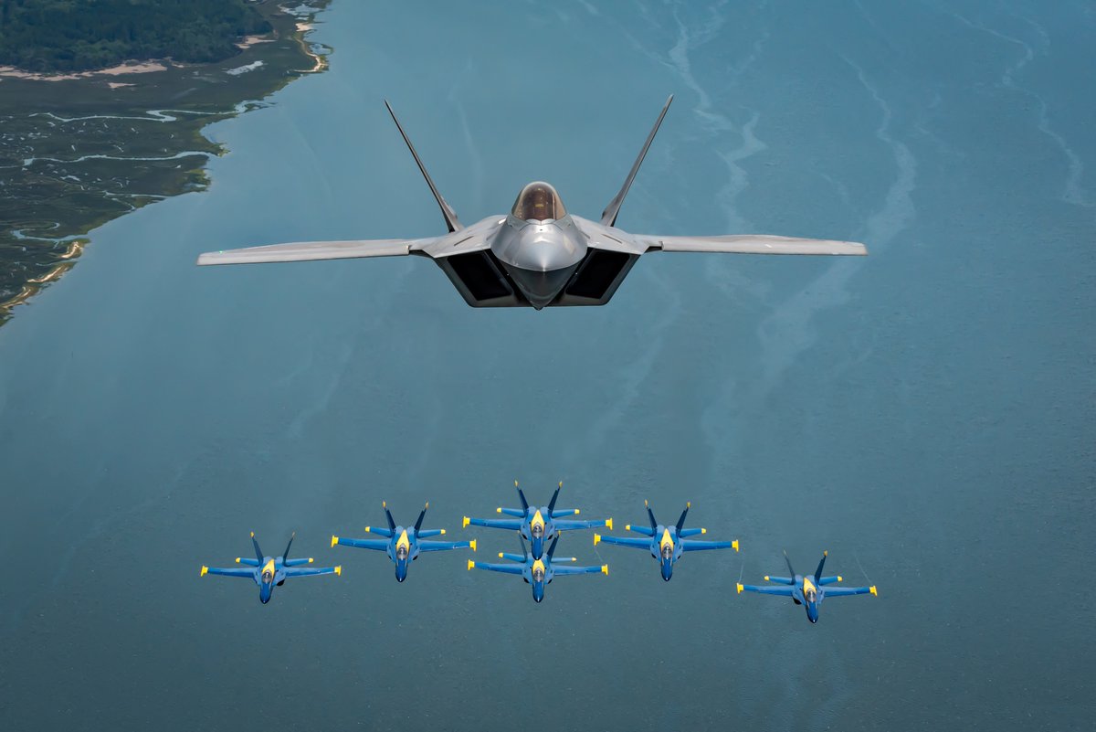 🚨🇺🇸🇮🇷 BREAKING: American, British &amp; French FIGHTER JETS have been SCRAMBLED in the ENTIRE PERSIAN GULF REGION.