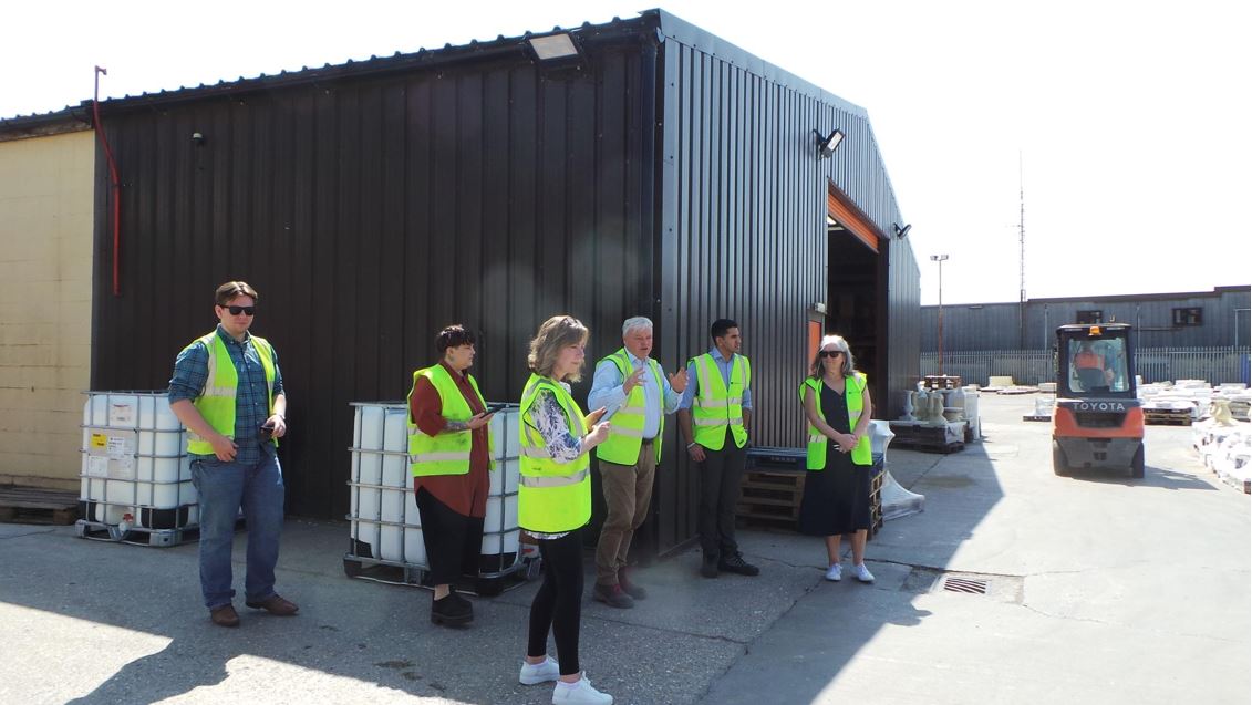 TaylorAlden's tweet photo. We enjoyed a wonderful media day at the factory in Northampton last week.
It was great to see the complete manufacturing process from initial drawings to the finished product.
Thanks to @Haddonstone for their hospitality.
#haddonstone #caststone #outdoorspaces #manufacturing https://t.co/Kv5Oevuurk