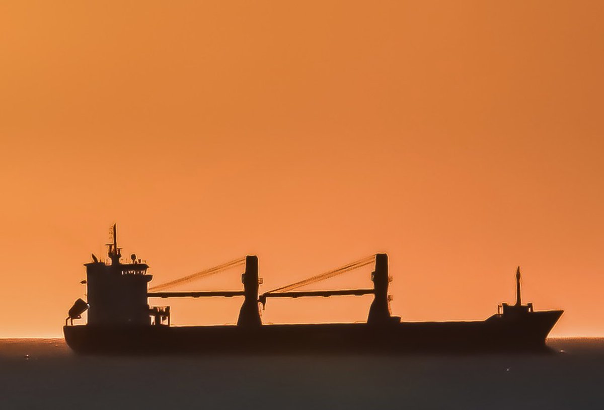 NickDunbar77's tweet image. Sunrise at #Cromer this morning with the Ships passing by making a lovely silhouette 😊🌞 
@BBCNorfolk @bbcweather @ChrisPage90 @WeatherAisling @itvanglia @StormHour #ThePhotoHour #shipping #silhouette  #silhouettechallange @visitnorfolk