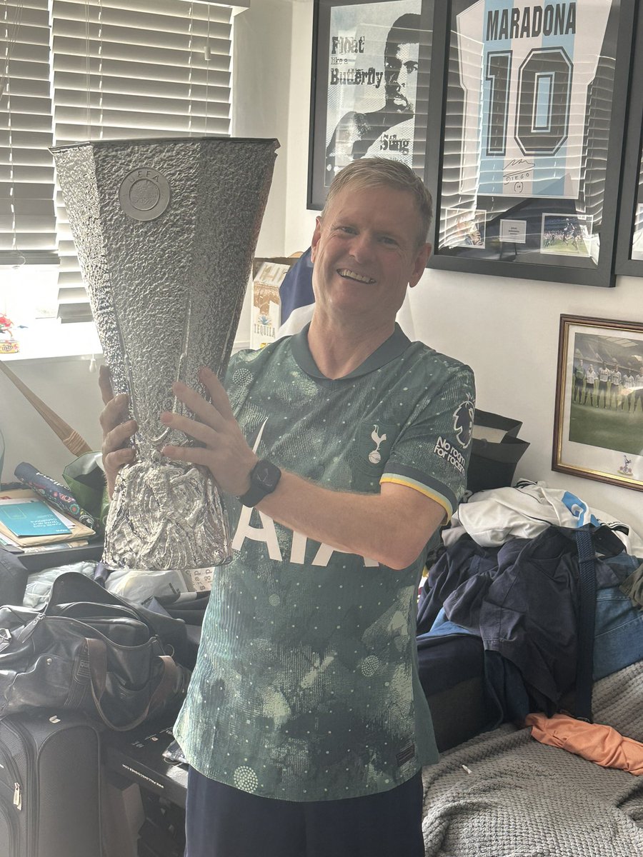 Billytheyid70's tweet image. I’m standing in my front room with my European cup singing I’ve got a 🏆 haven’t you 🎶 I’ve got my 🏆 I’ve got 🏆 I’ve got my 🏆 haven’t you #COYS #thfc #COYS #EuropaLeagueFinal
