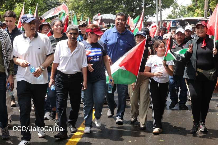 la Embajada de la RASD asistió a la caminata conmemorando el 46/19 Aniversario, honrando el natalicio del comandante Carlos Fonseca, conjuntamente con el Ministro de asunto exteriores, cuerpo diplomático y autoridades Nicaragüenses  .