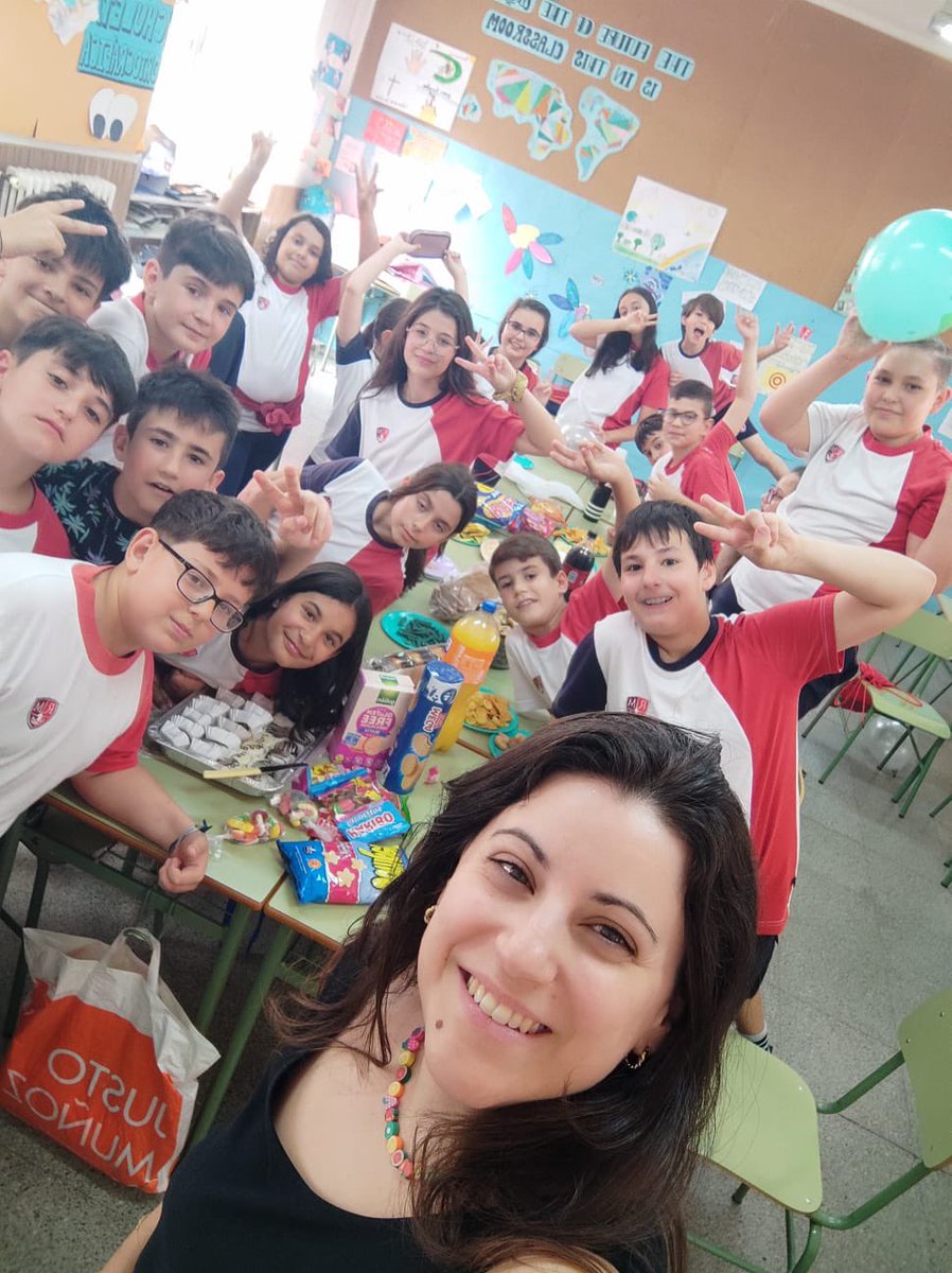 Desgranamos los últimos momentos de este curso que se nos escapa, lleno de aprendizajes, buenos momentos compartidos y mucha amistad y compañerismo. Ahora toca disfrutar del verano. ¡Hasta la vuelta! #amigos #juntosaprendemosmás #yosoydelrafaelamª #colegio #findecurso #campamento