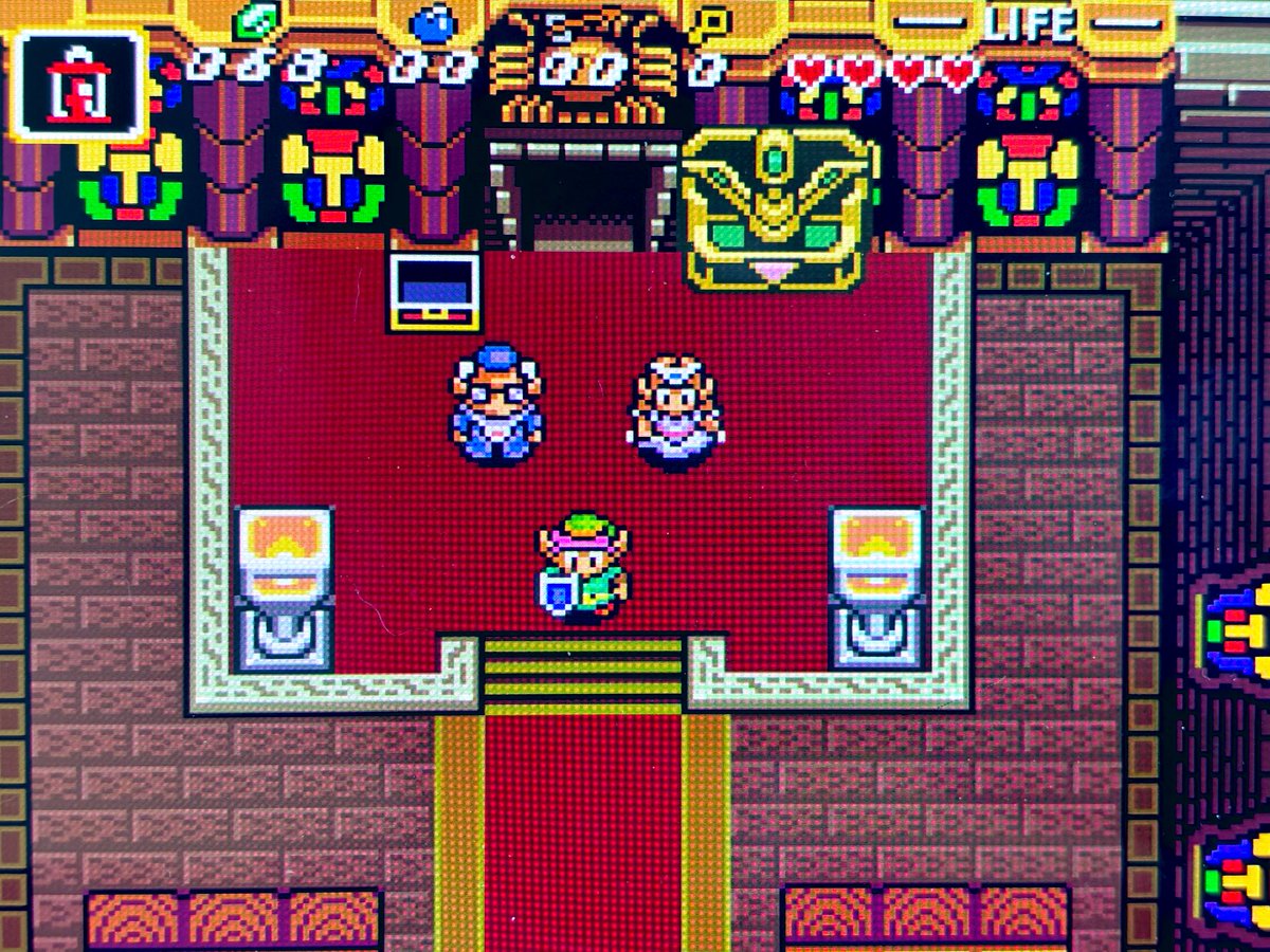 ztpayne7's tweet photo. Haven’t played this in forever, was talking to someone about it recently and decided it’s time for a replay ❤️ #Zelda #LTTP https://t.co/6kF6XcopJ4