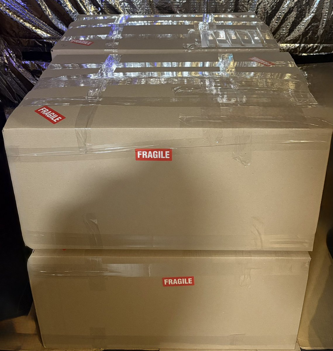 Hardware Modding (@hardwaremodding) on Twitter photo Alors !!!
Les 1er PC <a href="/HvKGGs/">Team HavoK</a> sont partis 🔥
Qui a reçu le motif de son envoi? 😬😬🤔
Qui ont été les 1er à commander leur série ultra limitée 💎 Alors !!!
Les 1er PC <a href="/HvKGGs/">Team HavoK</a> sont partis 🔥
Qui a reçu le motif de son envoi? 😬😬🤔
Qui ont été les 1er à commander leur série ultra limitée 💎
