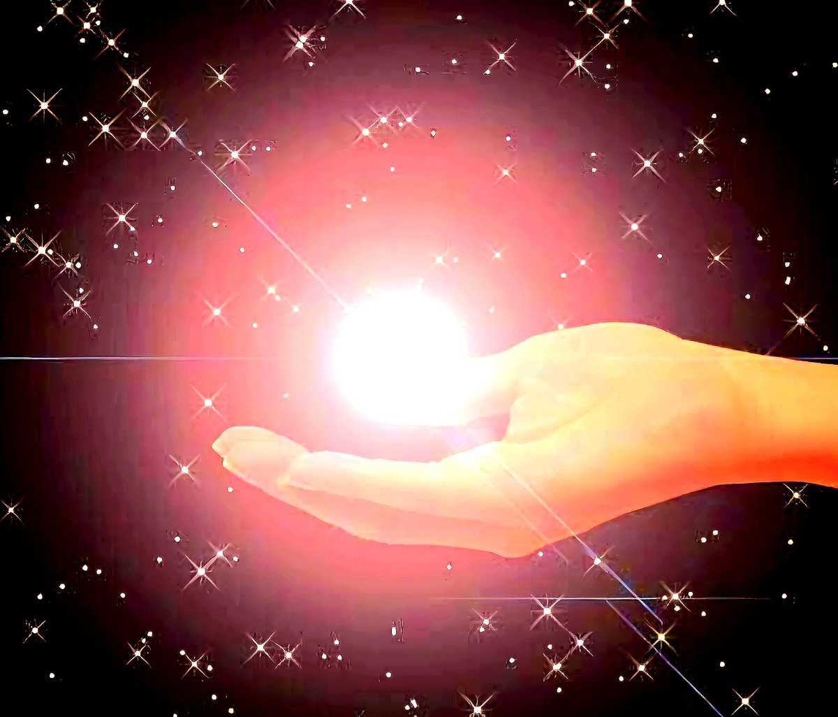 Gönülden gelen dûâ
Yürekleri ısıtır 
Yaralara merhem olur
İşkence görenlere
Özgürlüklerine Vesile
Olur
Sevenlere Vûslat
Hastalara Şifa olur
Kiminin kalbime, 
Kiminin yüzüne nûr 
olur
Câna Cân, dosta Aşk
Olur..
Ne güzeldir dûâ
Herkese faydası olur...☝🏽✍️🏽

☝🏽 Lâ Galibe Îllallah ☝🏽