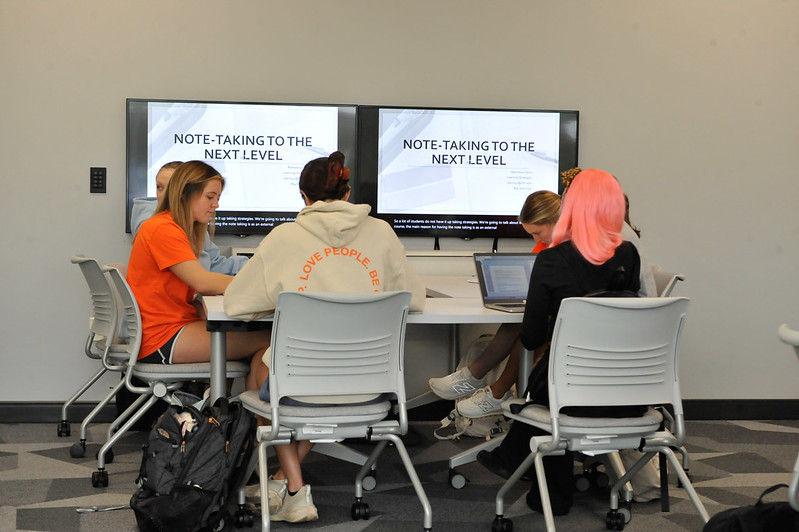 Unlock success in all your classes! The Learning Commons is hosting two more hands-on skillshops! Make sure to check Campus Groups to learn more! 
📌 Tuesday, June 24 | 12-1 PM | SSC314 &amp; Online
📌 Tuesday, July 2 | 12-1 PM | SSC314 &amp; Online