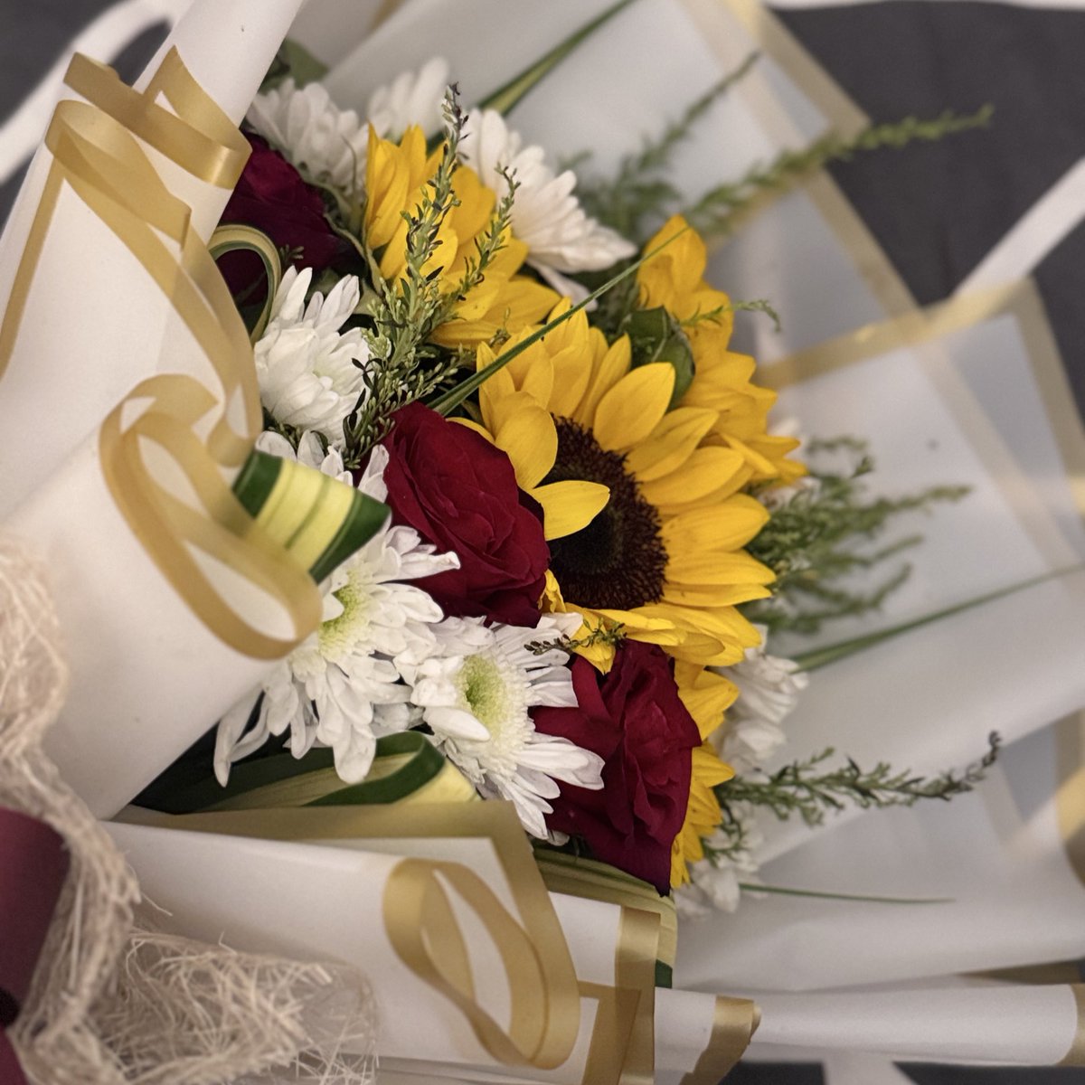 fredvalenzuelaa's tweet photo. kaldereta and flowers ❤️‍🔥 #24th https://t.co/GebaHAt3Aa