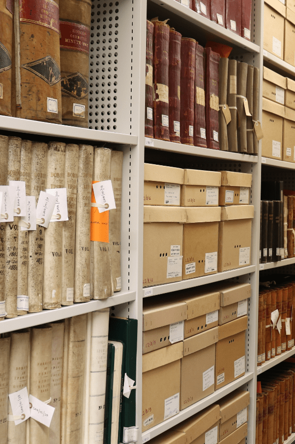 SuffolkArchives's tweet image. Ever wanted to peek behind the scenes of an archive? Join us at The Hold in Ipswich for exclusive tours led by our archivists! They're on 28 June, 10 and 30 July, plus 6, 14, and 20 August. We've special tours this Sept too for #HeritageOpenDays. Book at orlo.uk/3vr3Y