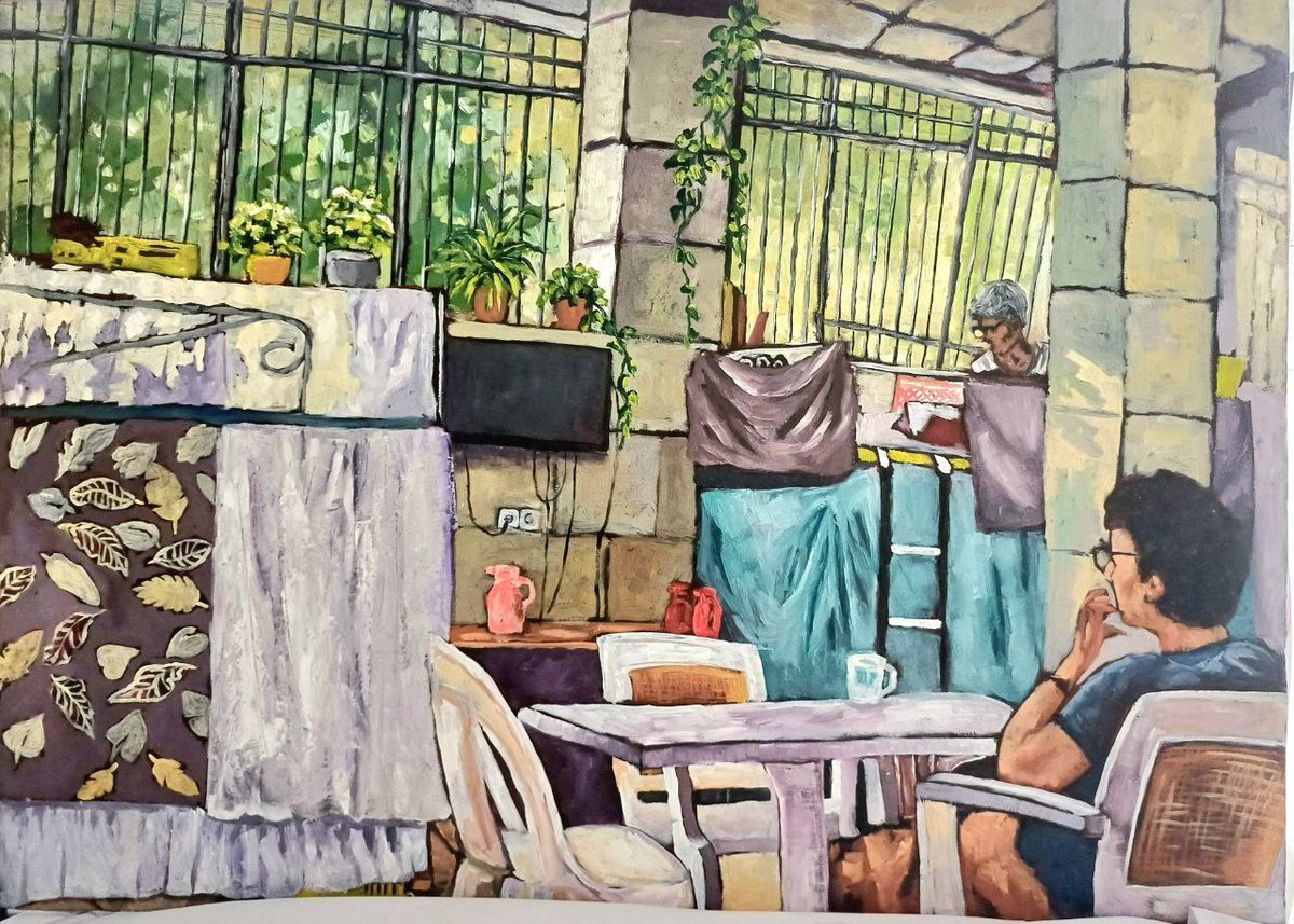 این نقاشی هست که از اتاق دو #بند_زنان_اوین کشیدم، میگن بر اثر انفجار همه شیشه‌ها ریخته و دیوار بین اتاق سه و چهار تخریب شده، ولی همه زنده هستن.
دیدم ساختمون اداری رو زدن‌و ساختمون حفاظت رو
چندتا از نقاشیام رو حفاظت ازم گرفت و تو اون ساختمون بود، فکر نمیکنم دیگه پیدا بشه...