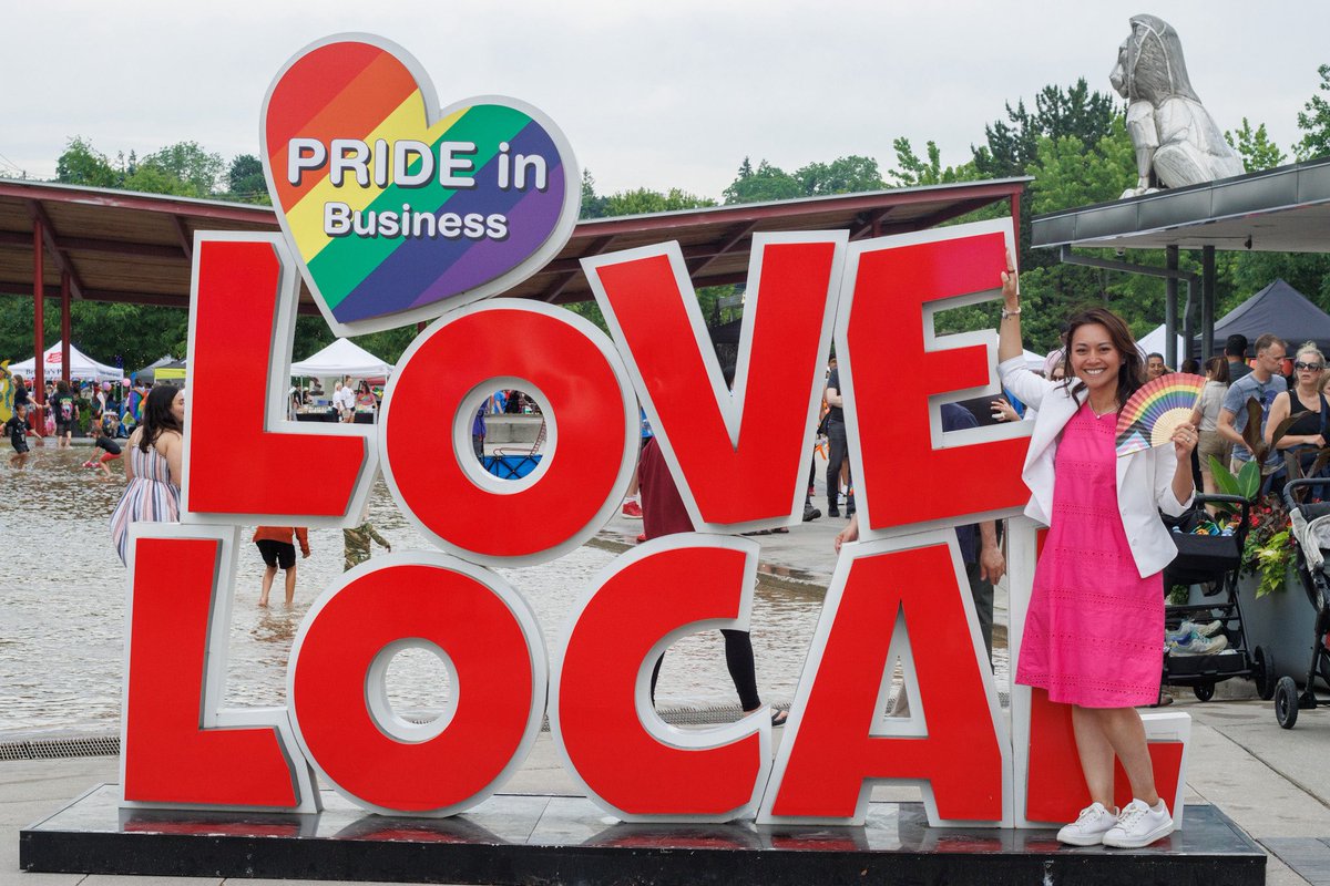 La fierté, c’est un acte de réclamation. La fierté, c’est le pouvoir. 🏳️‍🌈

Lors de la #YorkPride, nous avons marché pour l’amour, pour la sécurité, pour chacun d’entre nous. Car lorsque les communautés 2ELGBTQI+ sont soutenues, tout le monde prospère.