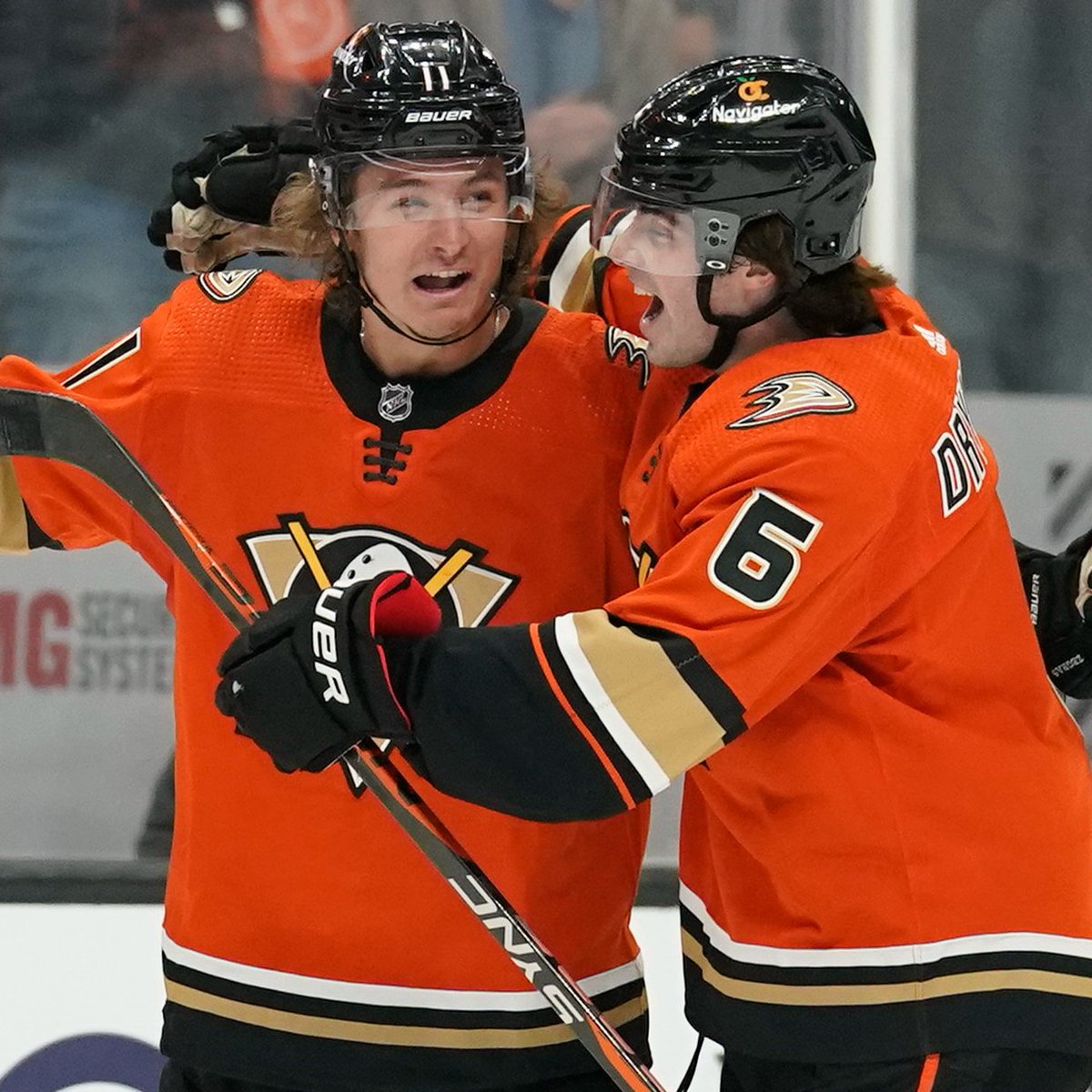 Trevor Zegras and Jamie Drysdale reunite in Philly 🤝