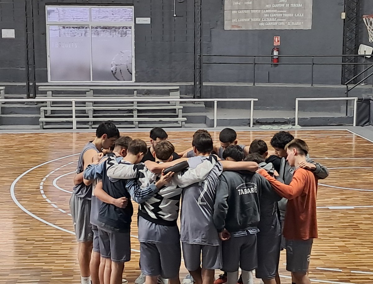 Las formativas de básquetbol involucran procesos educativos en los que los adolescentes aprenden valores, vínculos y habilidades que trascienden el deporte

✏️ Mercedes Portas. 

🔗 sdr.fic.edu.uy/educar-para-la…