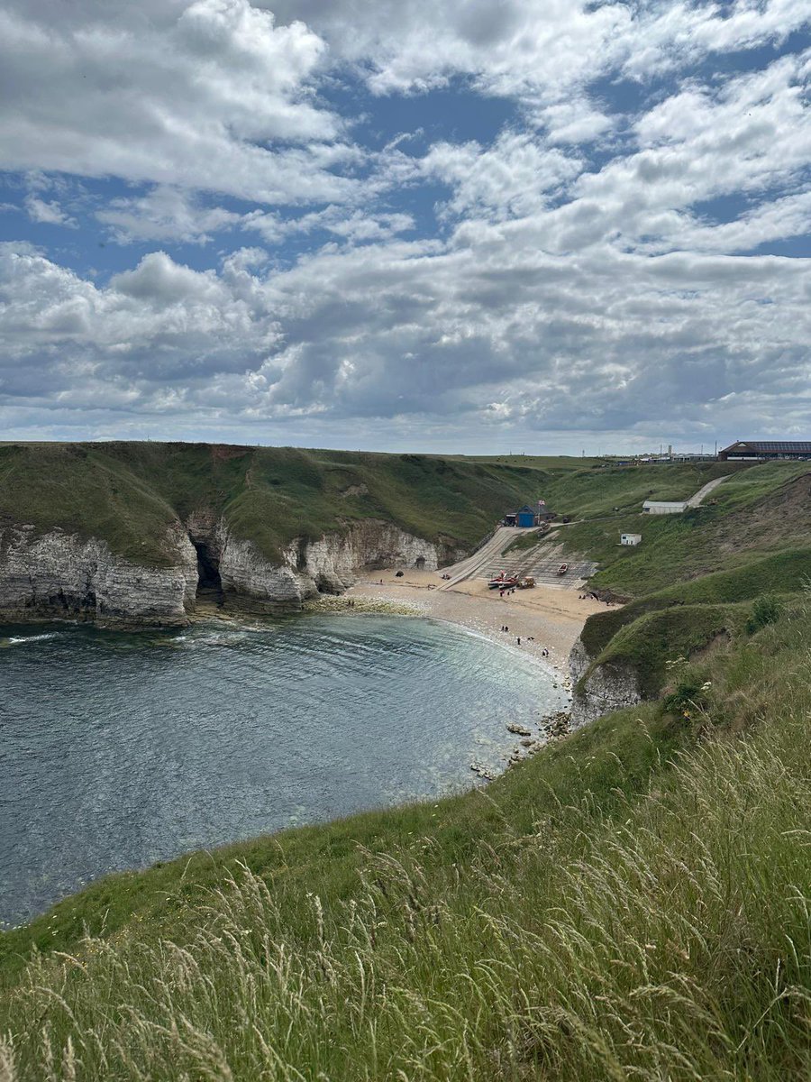 PATKingsSchool's tweet image. 🌊 Adventure mode: ON!
Our school trip to Thornwick Bay was an unforgettable day of coasteering, cliff jumps, sea caves, and teamwork! 💪 #SchoolTrip #ThornwickBay #CoasteeringAdventure