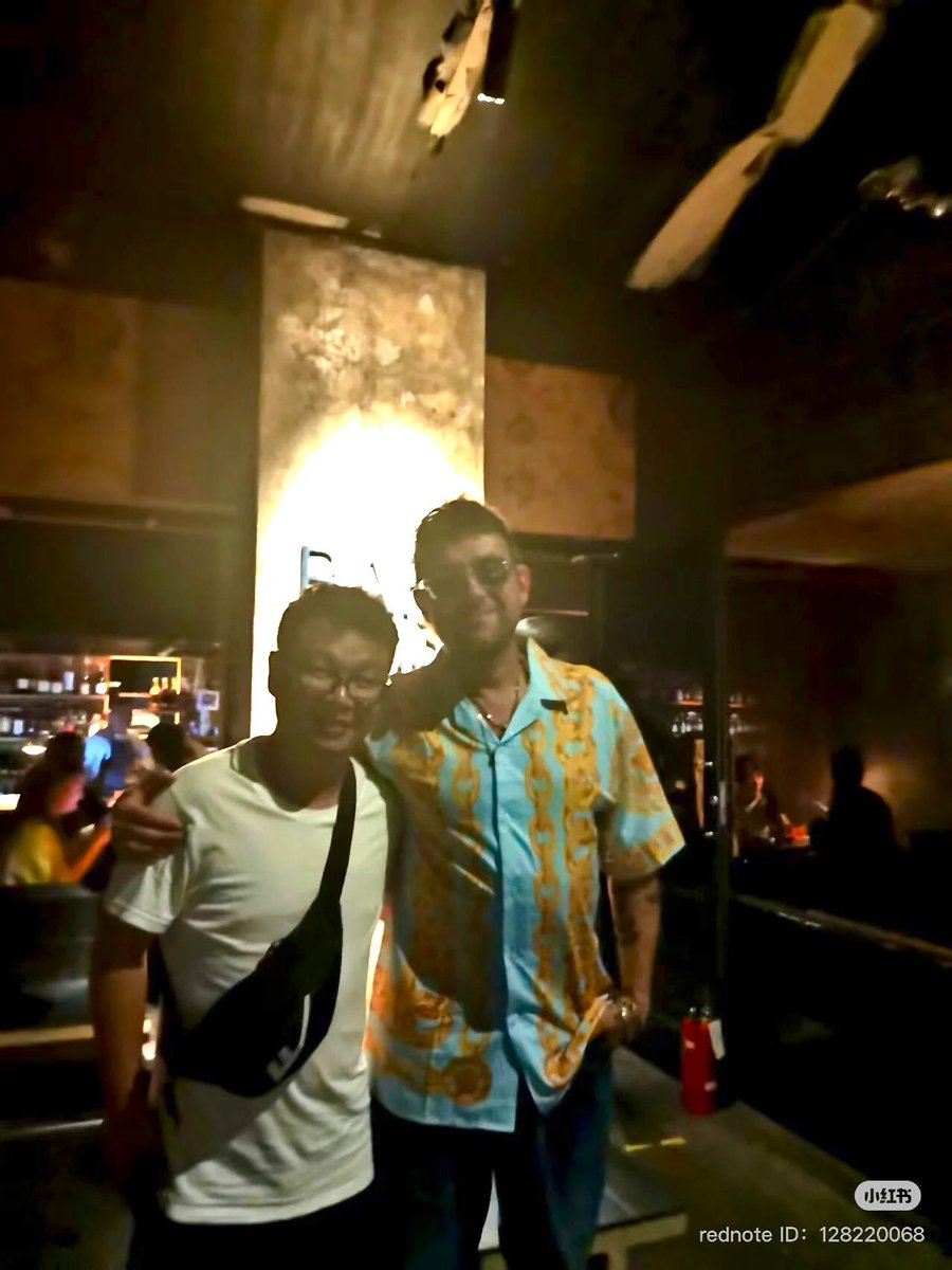 Twelve years apart: Damon in China with the same tour guide, in 2013 and again in 2025.
via 雁鸣Tour