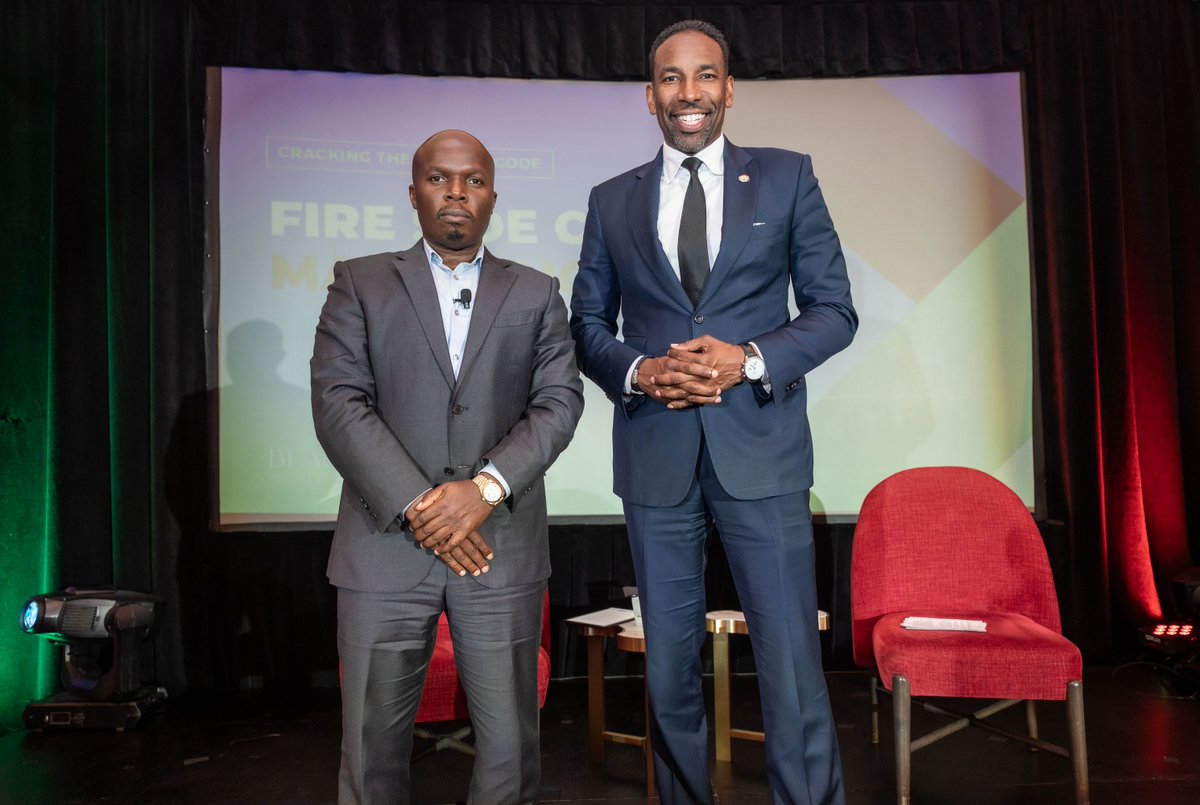 CityofAtlanta's tweet photo. Here are some more highlights from Black Star Week, where Mayor Andre Dickens joined Neil “Jehlani” Nelson of Atlanta Black Star for a fireside chat on equity, economic mobility & building a city of opportunity for all.
#BlackStarWeek #MovingAtlantaForward https://t.co/3WQfobuZUN