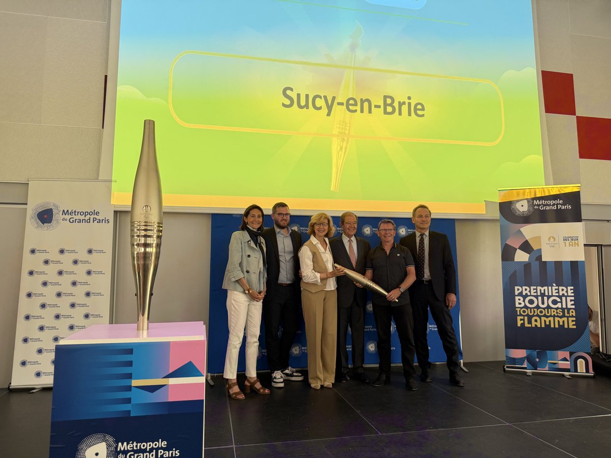 Marie-Carole Ciuntu (@mcciuntu) on Twitter photo La <a href="/VilleSucy/">Ville de Sucy</a> a reçu une torche paralympique des mains de <a href="/patrick_ollier/">Patrick OLLIER</a> et <a href="/QuentinGesell/">Quentin Gesell</a> en tant que ville relais pour la Flamme paralympique. Un événement inoubliable pour nous qui restera ainsi d’autant plus gravé dans nos mémoires. Merci à la <a href="/GrandParisMGP/">Métropole du Grand Paris</a> ! La <a href="/VilleSucy/">Ville de Sucy</a> a reçu une torche paralympique des mains de <a href="/patrick_ollier/">Patrick OLLIER</a> et <a href="/QuentinGesell/">Quentin Gesell</a> en tant que ville relais pour la Flamme paralympique. Un événement inoubliable pour nous qui restera ainsi d’autant plus gravé dans nos mémoires. Merci à la <a href="/GrandParisMGP/">Métropole du Grand Paris</a> !