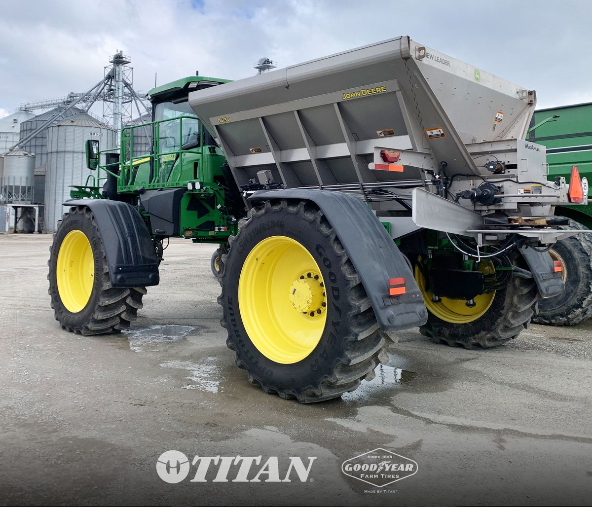 This Ohio Deere 600R features Goodyear Farm Tires LSW710/65R46 Optitorques. The combination of LSW technology with the tread design of the Optitorque allows for unsurpassed flotation and minimal footprint during application. #LSWtires #GoodyearFarmTires #TitanInternational