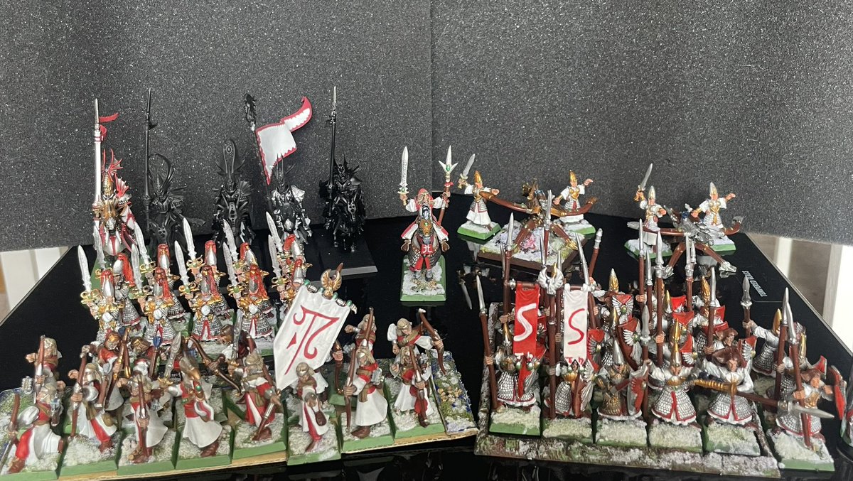 Cob_Wargaming's tweet photo. Yesterday we tried #Warhammer #TheOldWorld with 3 players in a no holds barred free for all. 1250 points of #HighElfRealms , #WoodElves and #WarriorsOfChaos did battle.
These were our forces posing for a pic
#WarhammerCommunity #TOW #WarHamFam #Nerdlings https://t.co/ogIo7ogfEB