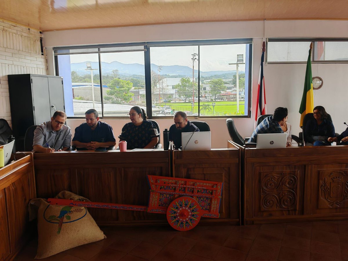 Palmares y Sarchí se convirtieron en escenarios de aprendizaje colectivo, donde el funcionariado local participó con gran compromiso en procesos de sensibilización sobre igualdad de género. 💜 A través de dinámicas reflexivas, analizamos cómo los estereotipos y los roles
