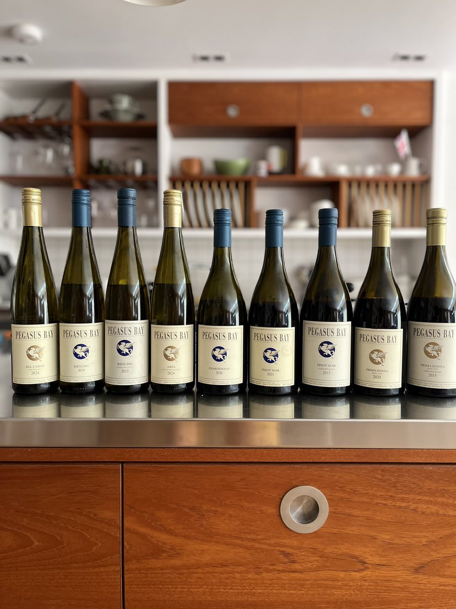Do you have certain wine estates that, whichever wine of theirs it is, just give you that frisson of excitement? 🤗 Pegasus Bay is definitely one of ours 😍🥂