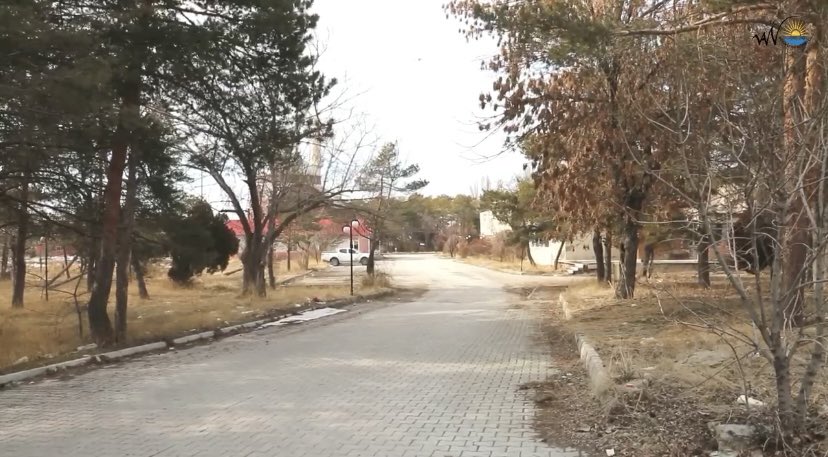 “Van’da kişi başına düşen yeşil alan 1 metrekarenin bile altında

Zaten yeterince düşük olan yeşil alan miktarı DSİ arazisine yapılacak yapılaşmayla daha da azalacak ve kentteki yeşil alan ihtiyacını derinleştirecek.”

Millet bahçemize dokunmayın.
#DsideYapılaşmaOlmasın 
#VAN