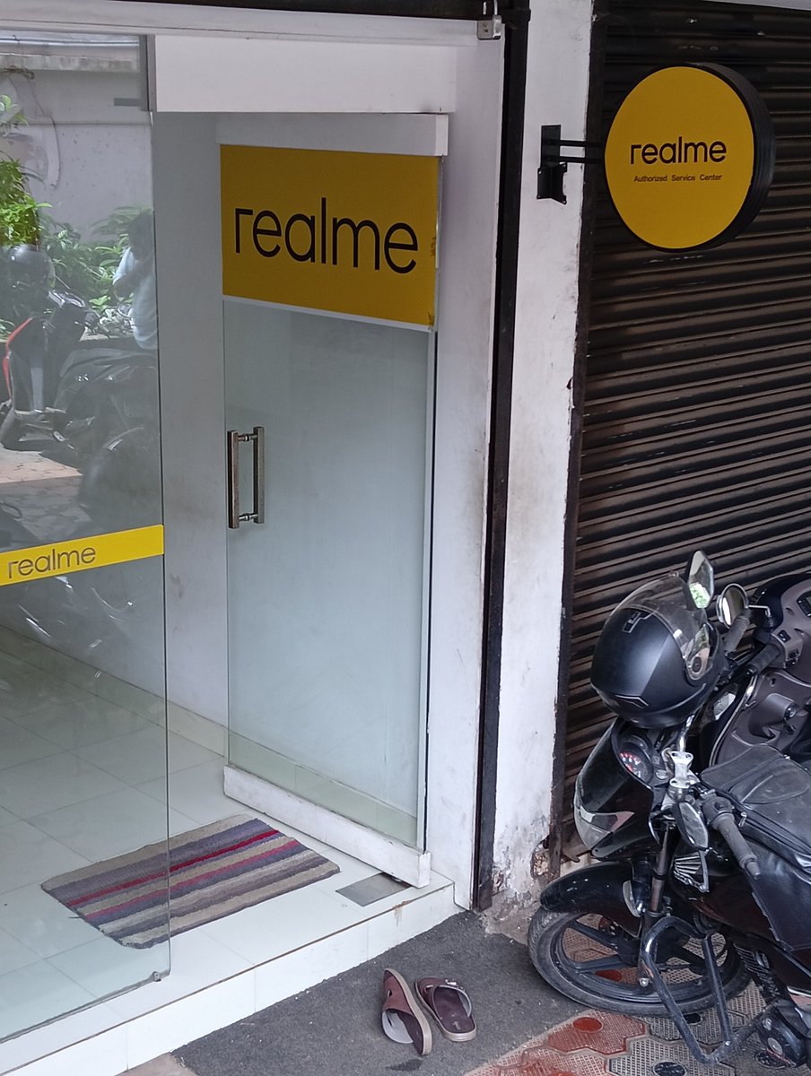 mvt_mashu's tweet image. Visited the @realmeIndia service centre today — the experience was decent for now (I&apos;ll reserve my judgement🙊) . Let’s see how things unfold. 

Will share the issue📱 and service 🔧 update 🔜. 👀

 #realme #realmeService #SmartphoneService

@realmecareIN