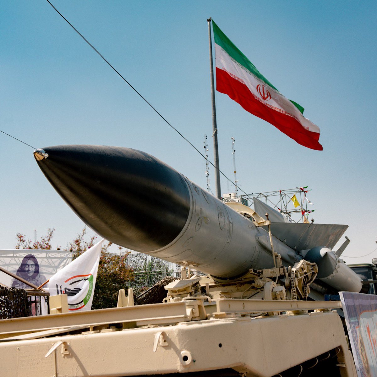 🚨🇮🇷🇺🇸🇶🇦 BREAKING: IRANIAN BALLISTIC MISSILES have been fired at U.S. Al-Udeid Airbase in QATAR.