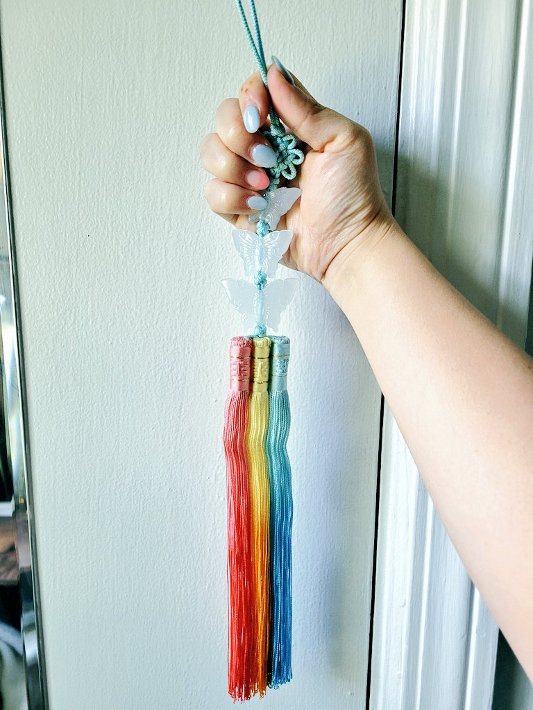 Got the pan flag norigae and subtle trans pride nails 🫣🏳️‍🌈🏳️‍⚧️