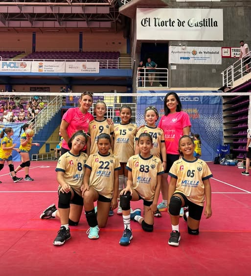 ElFarodeMelilla's tweet photo. El CV Melilla logra grandes resultados
El conjunto benjamín femenino logra una importantísima décima posición de 32 equipos participantes mientras que los masculinos finalizaron su Nacional en la plaza 16 del torneo. #Melilla https://t.co/TGVY09xC4I https://t.co/7x5tEwfQ4e