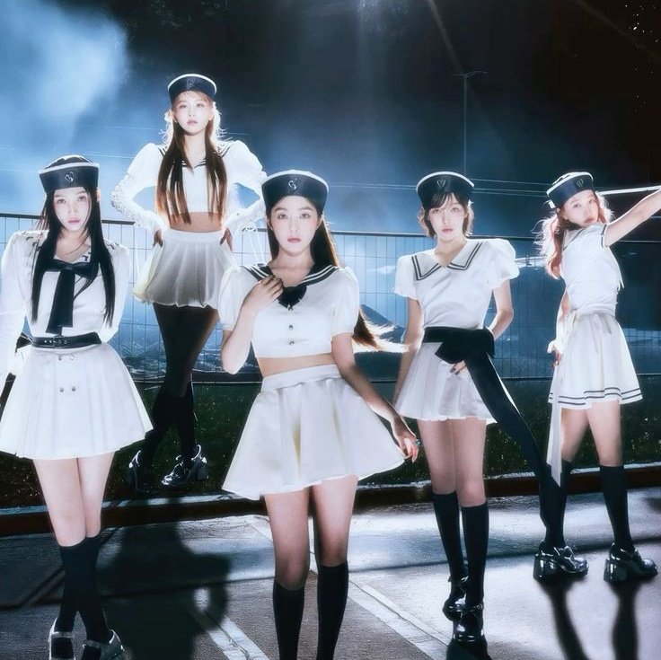 ChartsRV's tweet photo. Red Velvet released their Cosmic album one year ago today.

— “Cosmic,” entered the Billboard Global Excl. US chart at #136, while the album itself landed at #145 on the Billboard 200, marking Red Velvet’s very first entry on this chart.
—“Cosmic” became Red Velvet’s first album to top the UK iTunes Album Chart, making them only the third K‑Pop girl group.
— Cosmic also debuted at #40 on the UK Official Album Downloads Chart, #4 on the Billboard World Albums chart, and #6 on the Billboard US Top Album Sales chart.