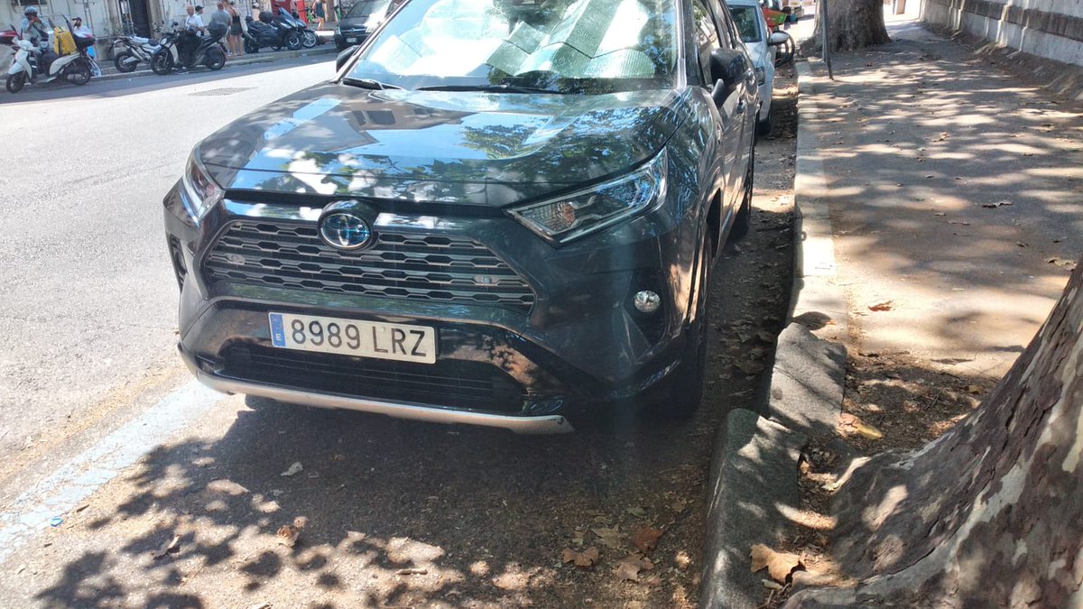 antiradarcatala's tweet photo. Cotxe robat al pàrquing exterior del càmping Mas Sant Josep de Santa Cristina d'Aro. Un Toyota RAV4 gris matrícula 8989-LRZ. Se l'ha vist a Llagostera. Si algú el veu aviseu al 112 o al 657998222. https://t.co/MJKBiH46zA