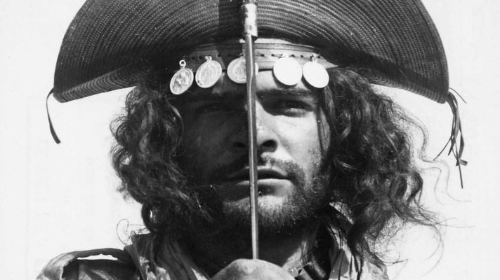 Deus e o Diabo na Terra do Sol (1964)
Brasil - BA, dirigido por Glauber Rocha, 2h

disponível gratuitamente no Itaú Cultural Play
assista.itauculturalplay.com.br/ItemDetail/635…