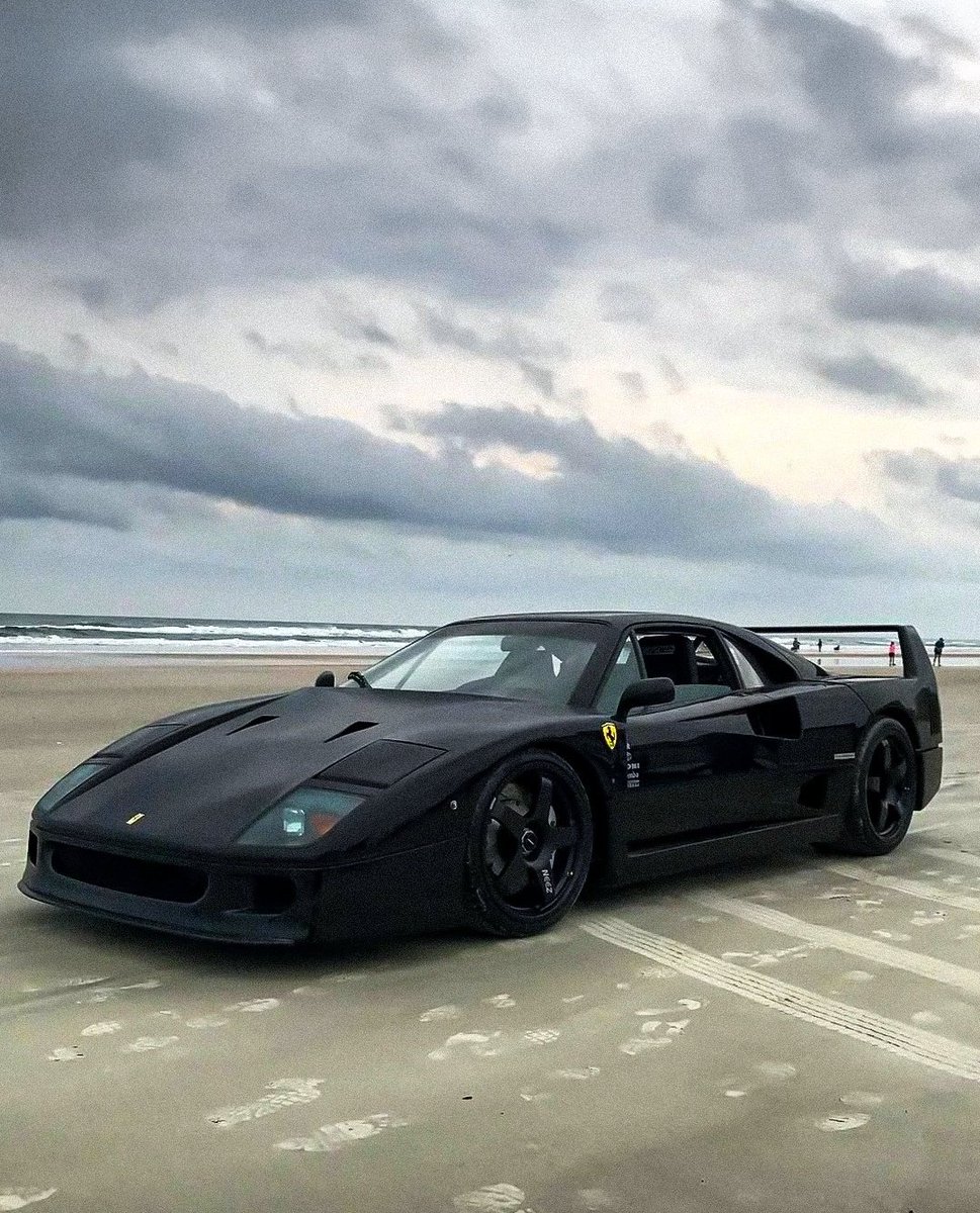 DailyFerrariTM's tweet photo. All black Ferrari F40 ♠️ https://t.co/n1h7jlOkWq